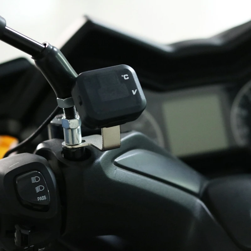Дъска на дисплея на Термометъра напрежение ток цифров св панел LED мотоциклет с арматурното панел на притежателя на волана заряжателя УСБ Изображение 4